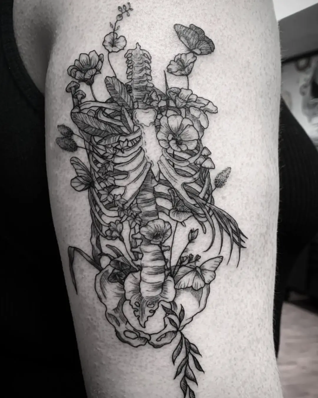 portfolio black and white fine line tattoos chicago portfolio black and white fine line tattoos chicago