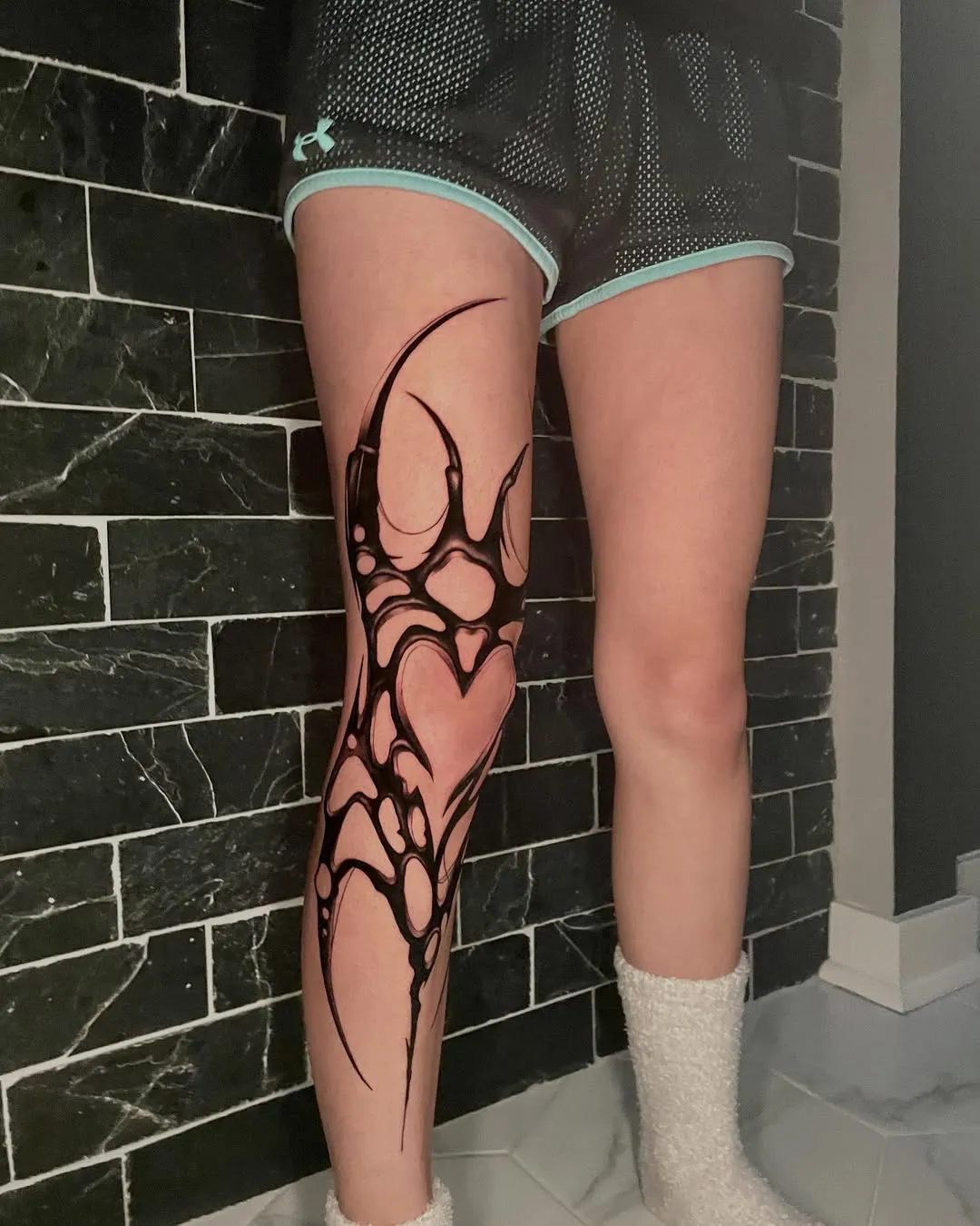 molly-kelso-abstract-biomechanical-blackwork-tattoo