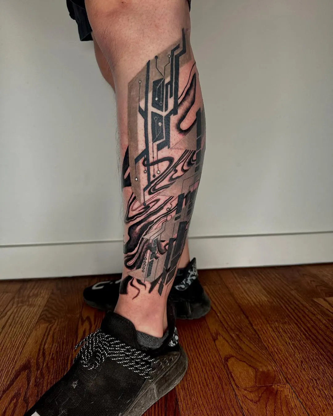 molly-kelso-cyber-abstract-geometric-blackwork-tattoo-chicago