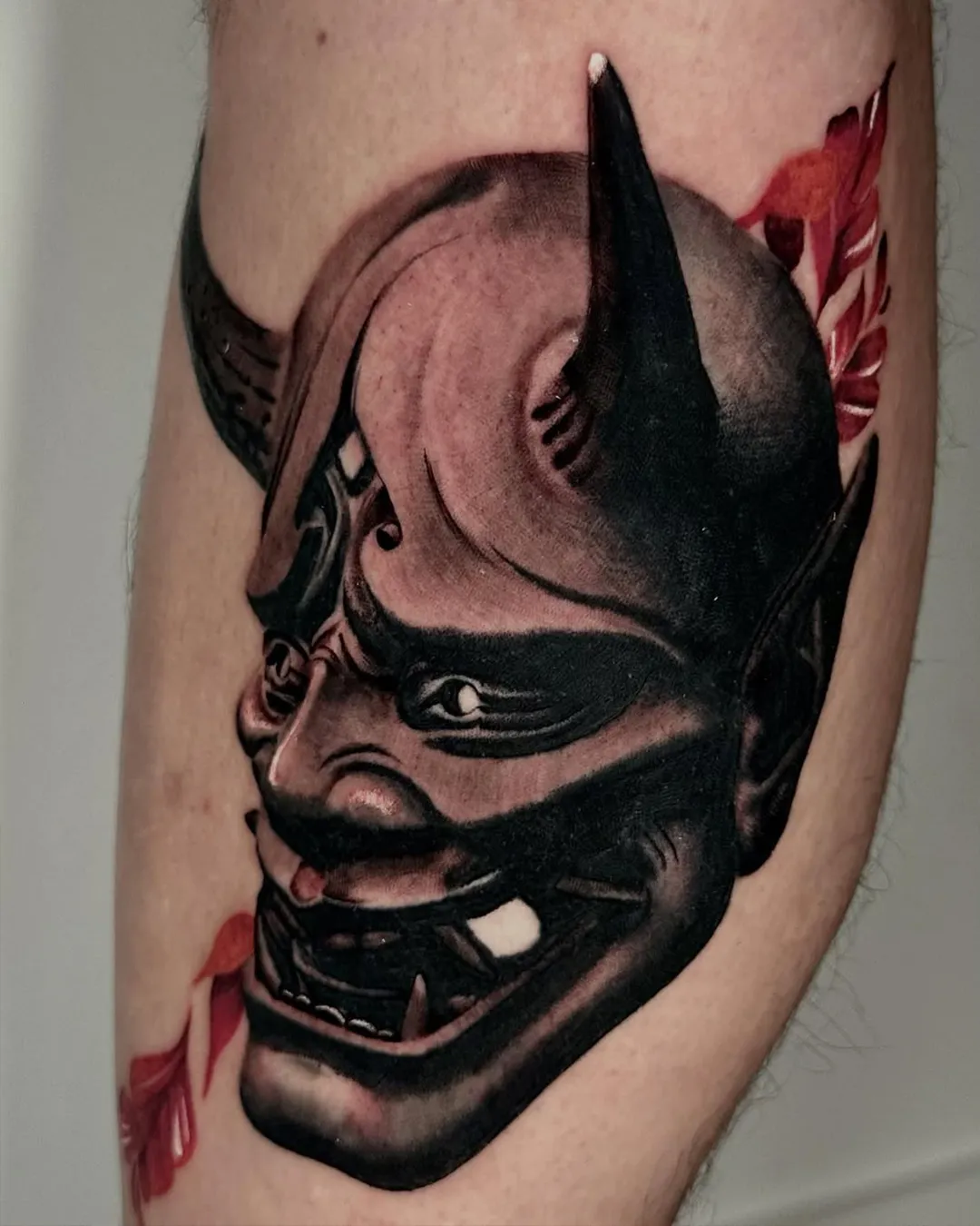 molly-kelso-neo-traditional-black-grey-tattoo-chicago