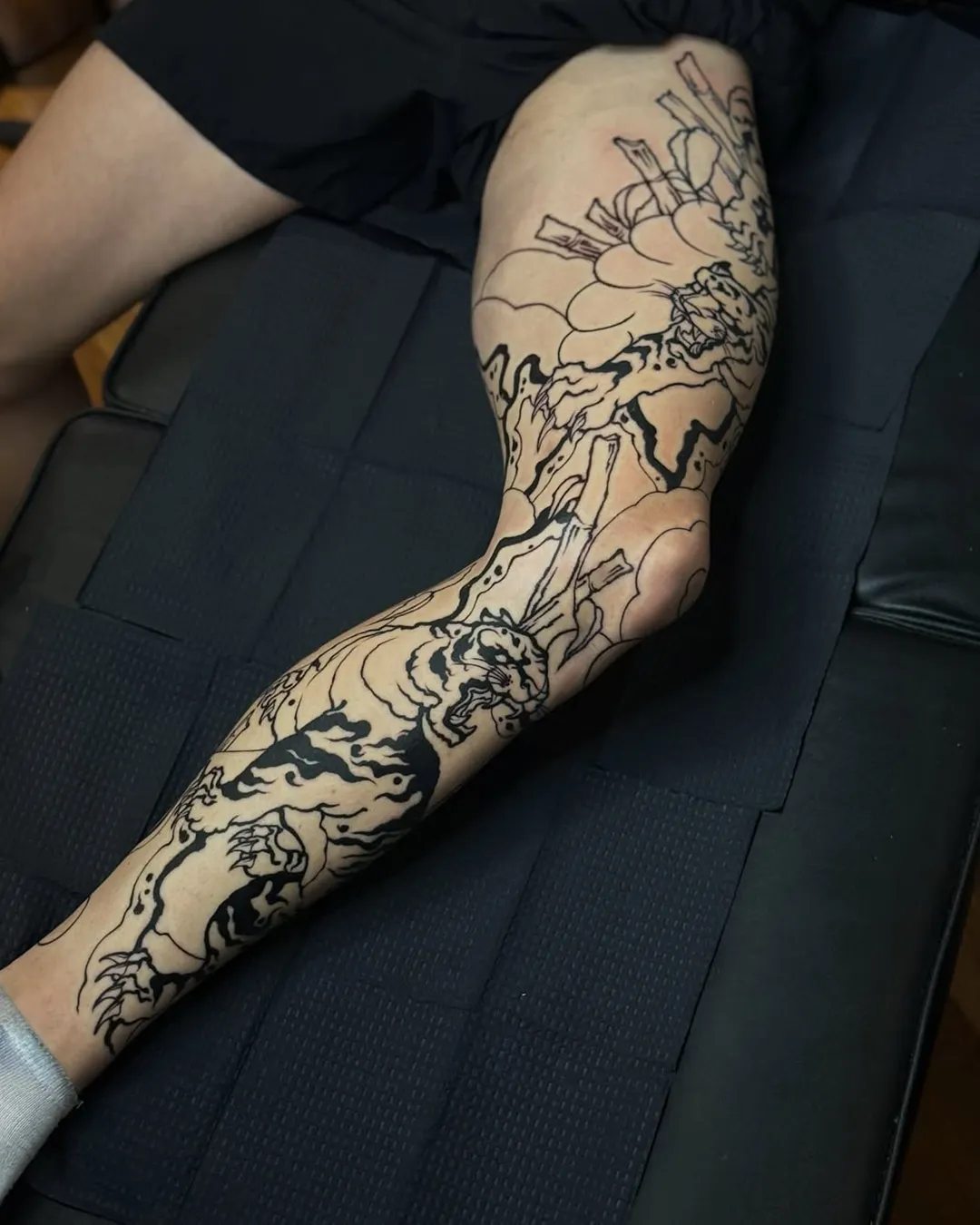 sofiia-tattoo-artist-chicago-leg-tattoo-tigerwebp sofiia tattoo artist chicago leg tattoo tigerwebp