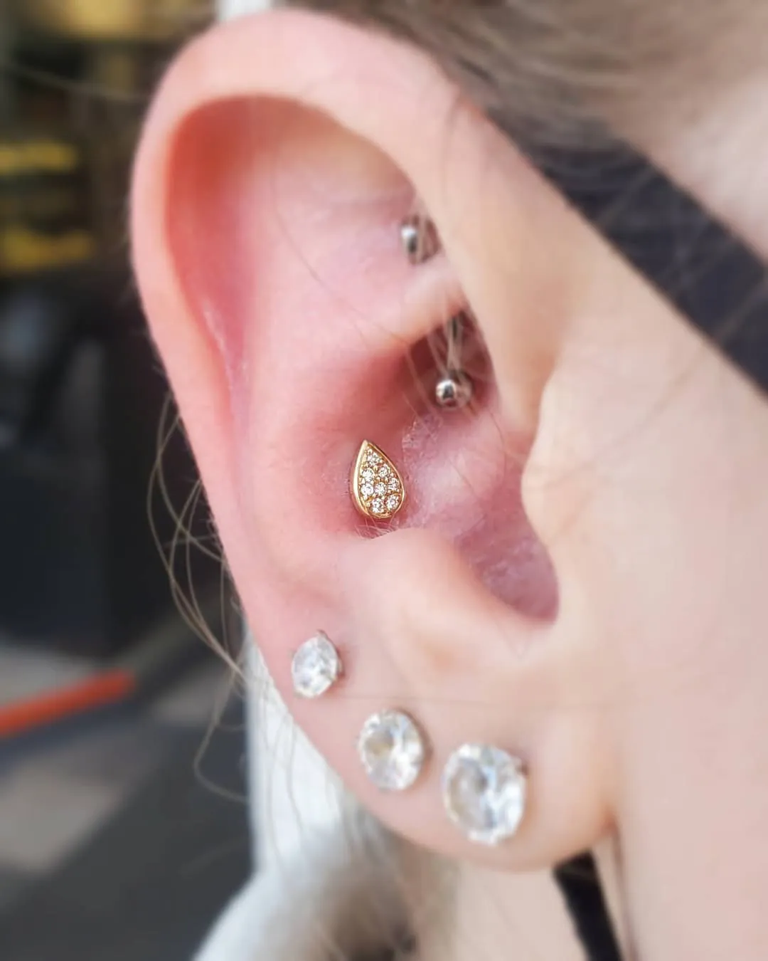 body-piercing-rook-teardrop-cz-ear-piercing-chicago-piercing-shops body piercing rook teardrop cz ear piercing chicago piercing shops