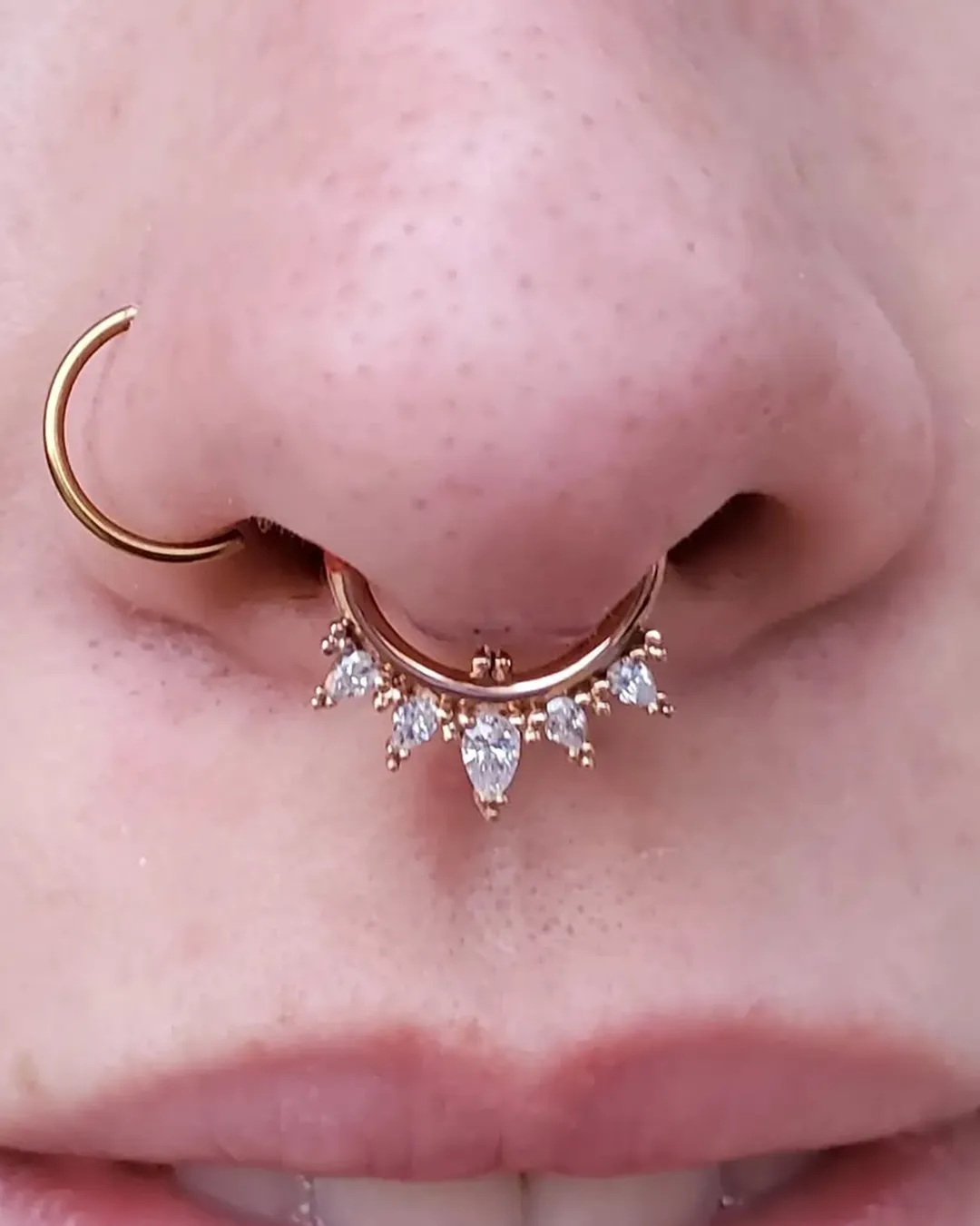 body-piercing-septum-gold-cz-chicago-piercing-shops body piercing septum gold cz chicago piercing shops